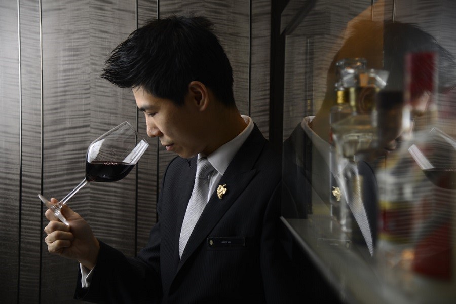 A Private Sommelier Will Transform Your Next Party